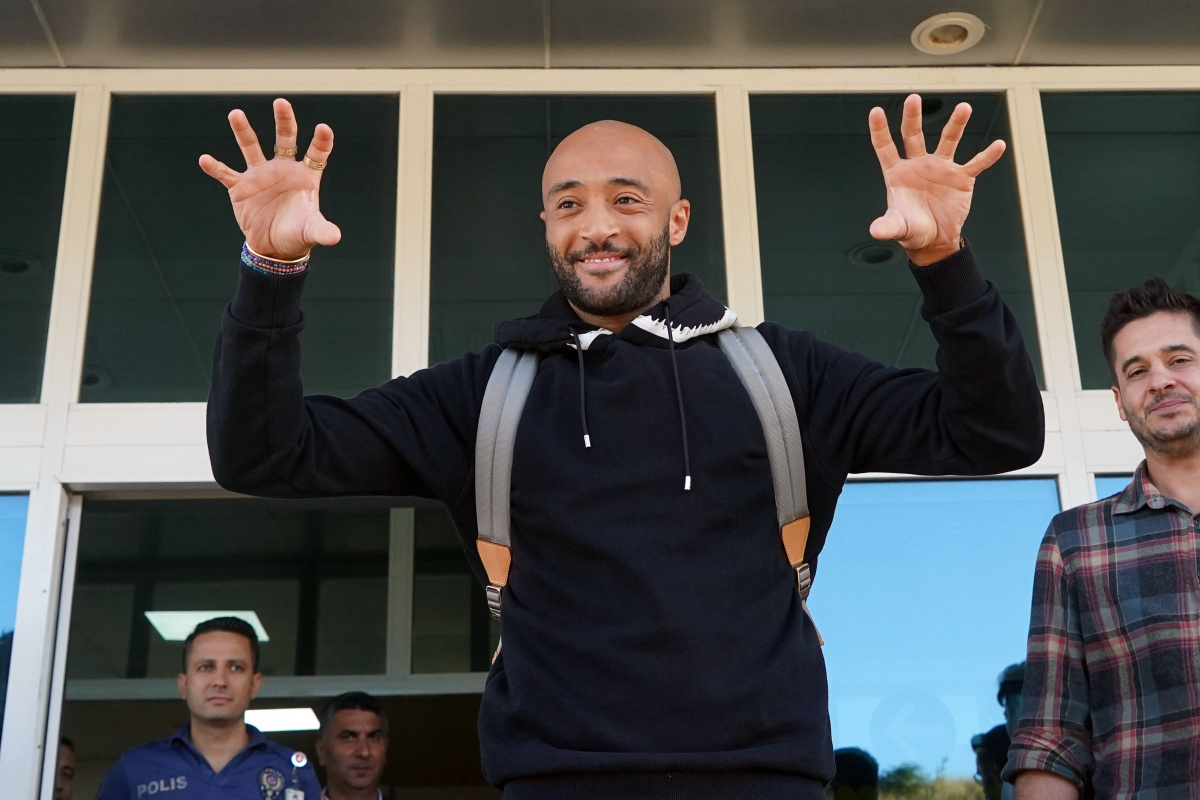 Beşiktaş'ın yeni transferi Nathan Redmond, İstanbul'a geldi