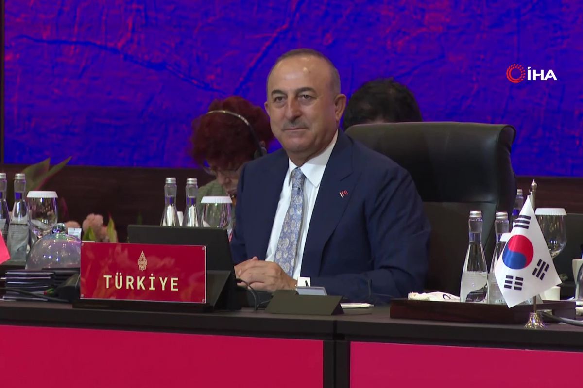 Çavuşoğlu, Endonezya'da G20 Dışişleri Bakanları Toplantısı'na katıldı