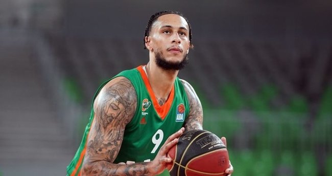 Frutti Extra Bursaspor, ABD'li pivot Zach Auguste’yi transfer etti!