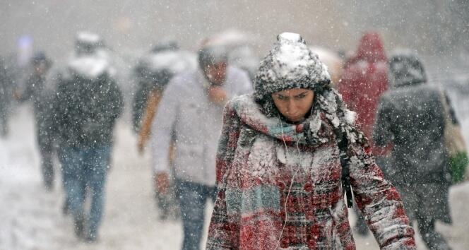 Kar değerleri İstanbul'un uydu haritasında! İşte sıcaklıkların sert düşeceği tarih