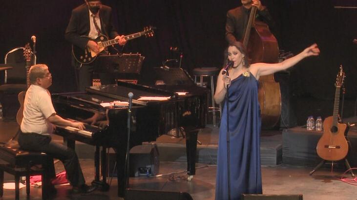 Pink Martini İstanbul'da konser verdi