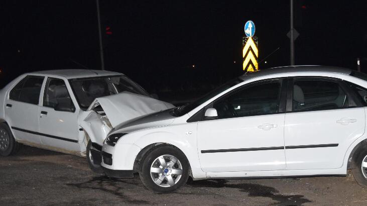 Şanlıurfa'da iki otomobil çarpıştı: 5 yaralı