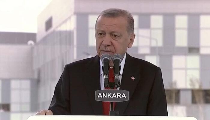 Cumhurbaşkanı Erdoğan 'Son dönemde sosyal medyada görüyorum' diyerek yanıt verdi! Dikkat çeken 'Cemil Meriç' göndermesi